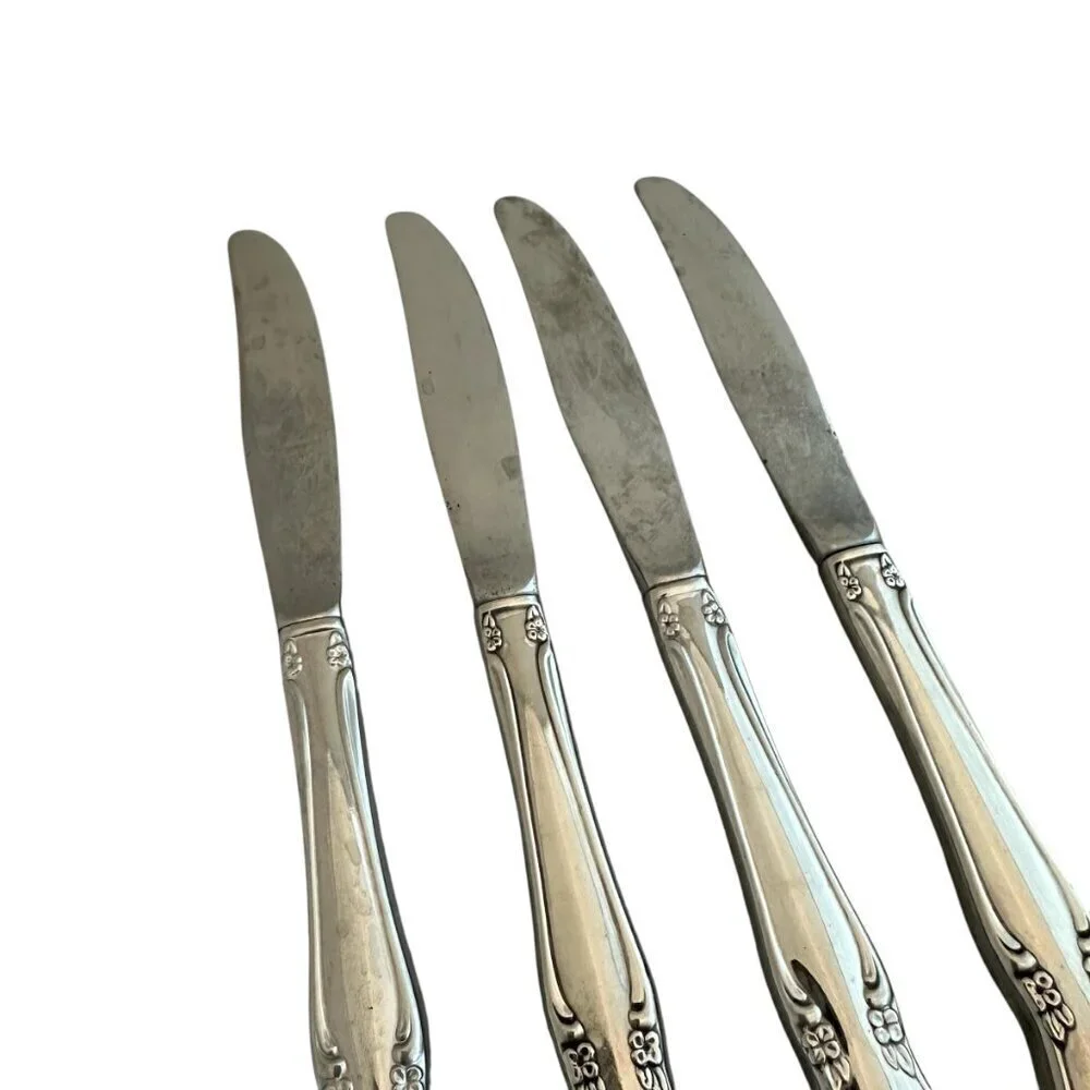 Oneidacraft Deluxe Stainless Flatware Set Chateau Floral 4 Classic Butter Knives